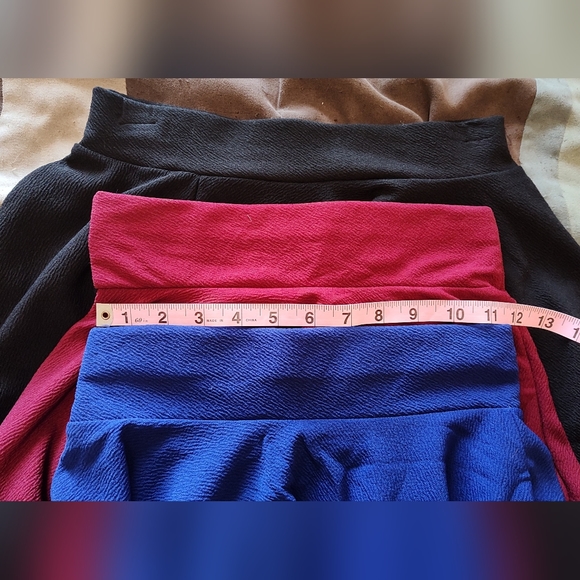 3 smooth waisted short pleated skater skirts (no shorts underneath) never worn - Picture 8 of 8